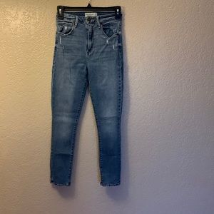 Abercrombie & Fitch. Size 25/0 R. Curve love fit.